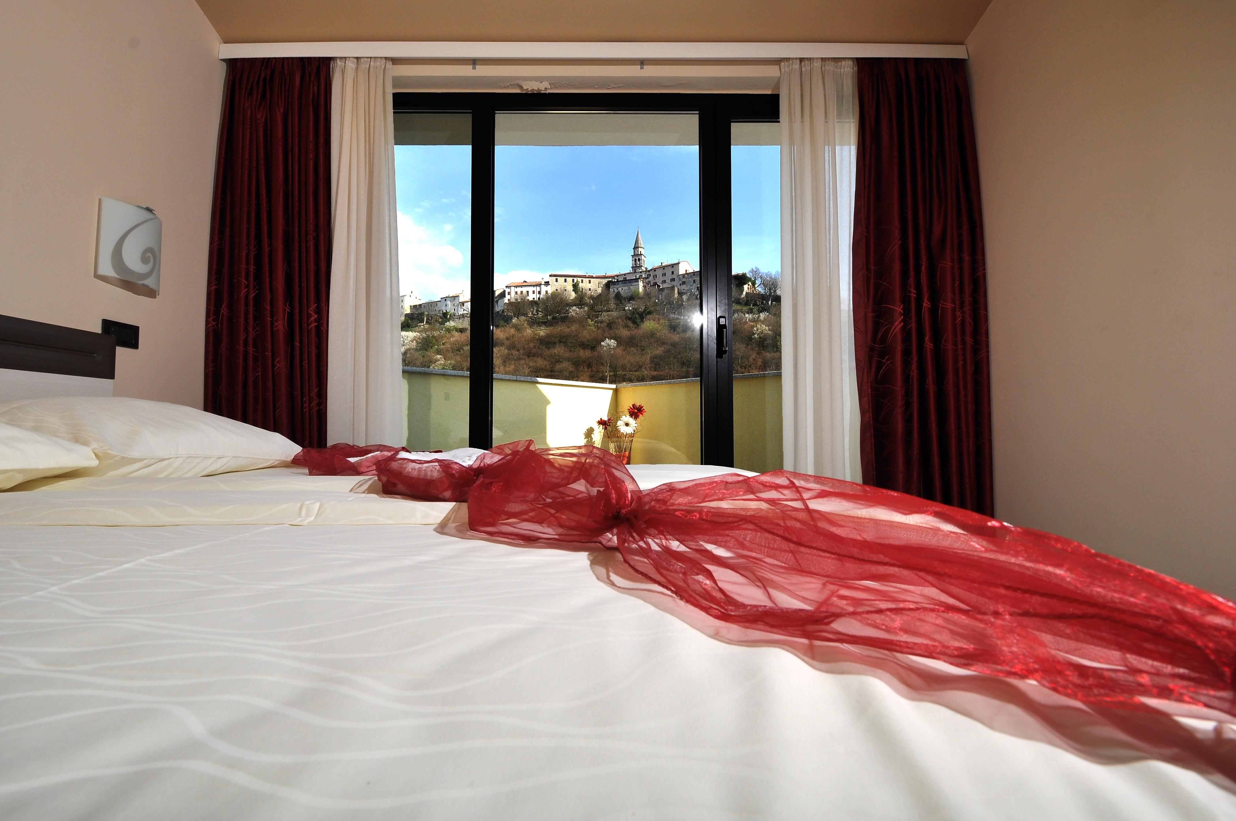 Hotel Fontana Buzet Eksteriør bilde