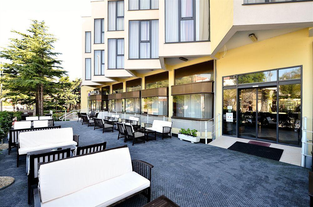 Hotel Fontana Buzet Eksteriør bilde