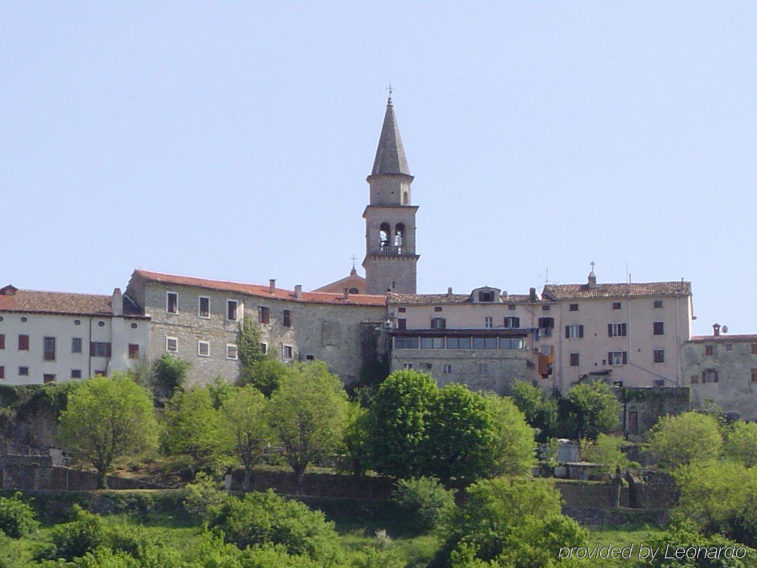 Hotel Fontana Buzet Eksteriør bilde
