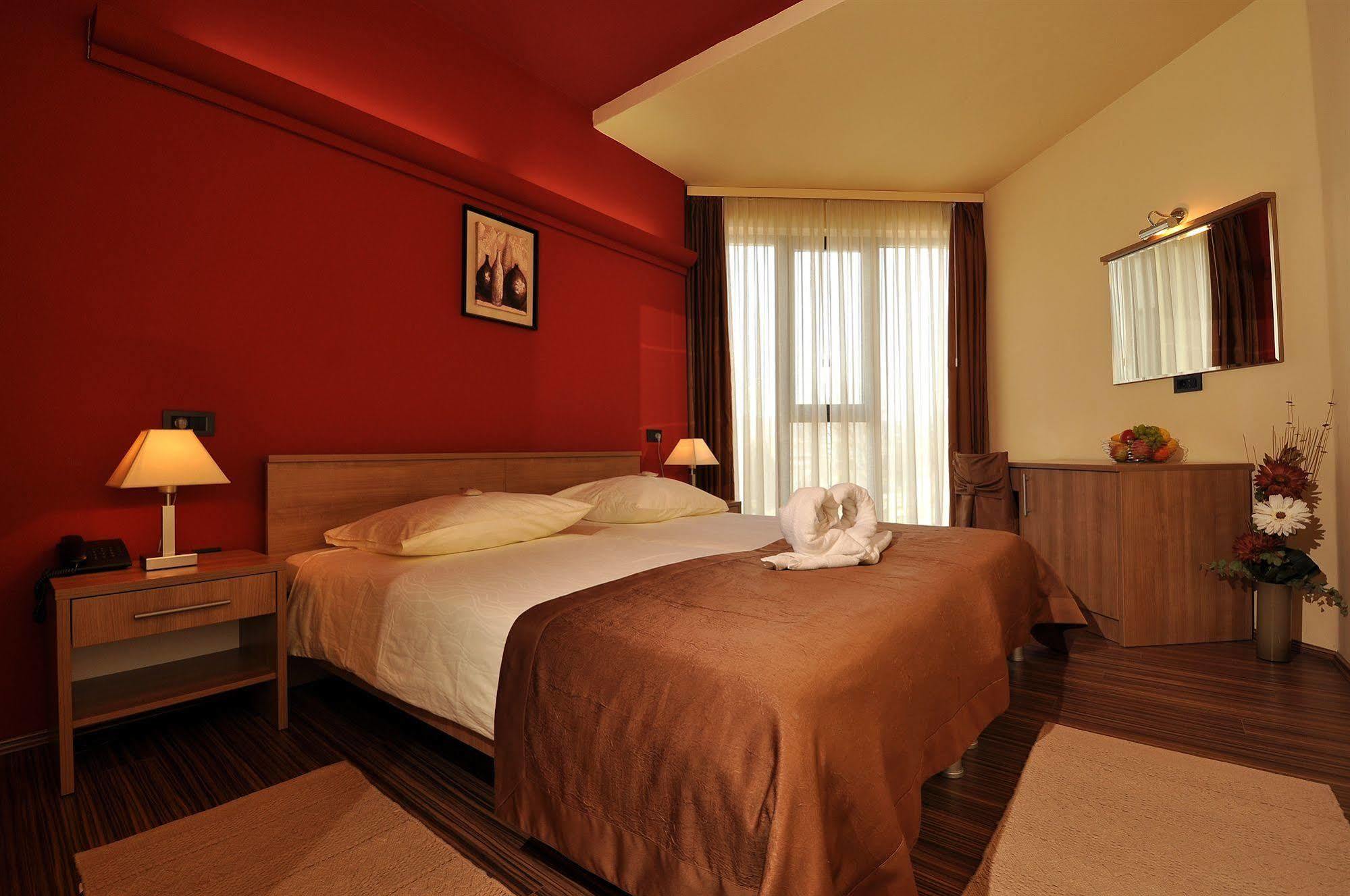 Hotel Fontana Buzet Eksteriør bilde
