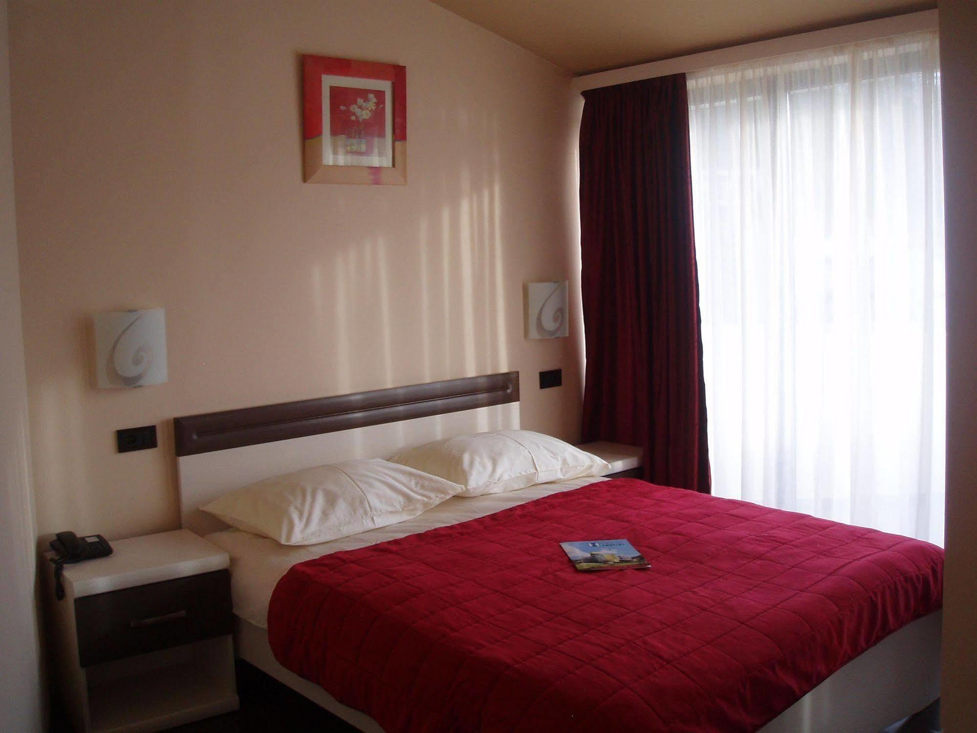 Hotel Fontana Buzet Eksteriør bilde